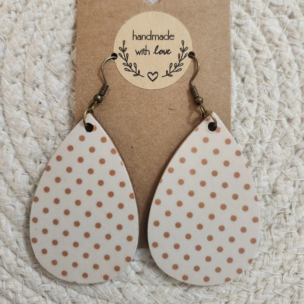 ~Handmade~ vintage style, boho, botanical earrings